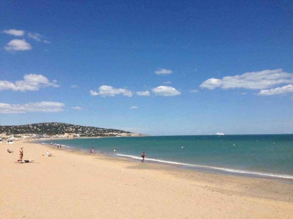 سُت Grand Appartement 109M2 Vue Sur Quai Centre Ville,Wifi المظهر الخارجي الصورة